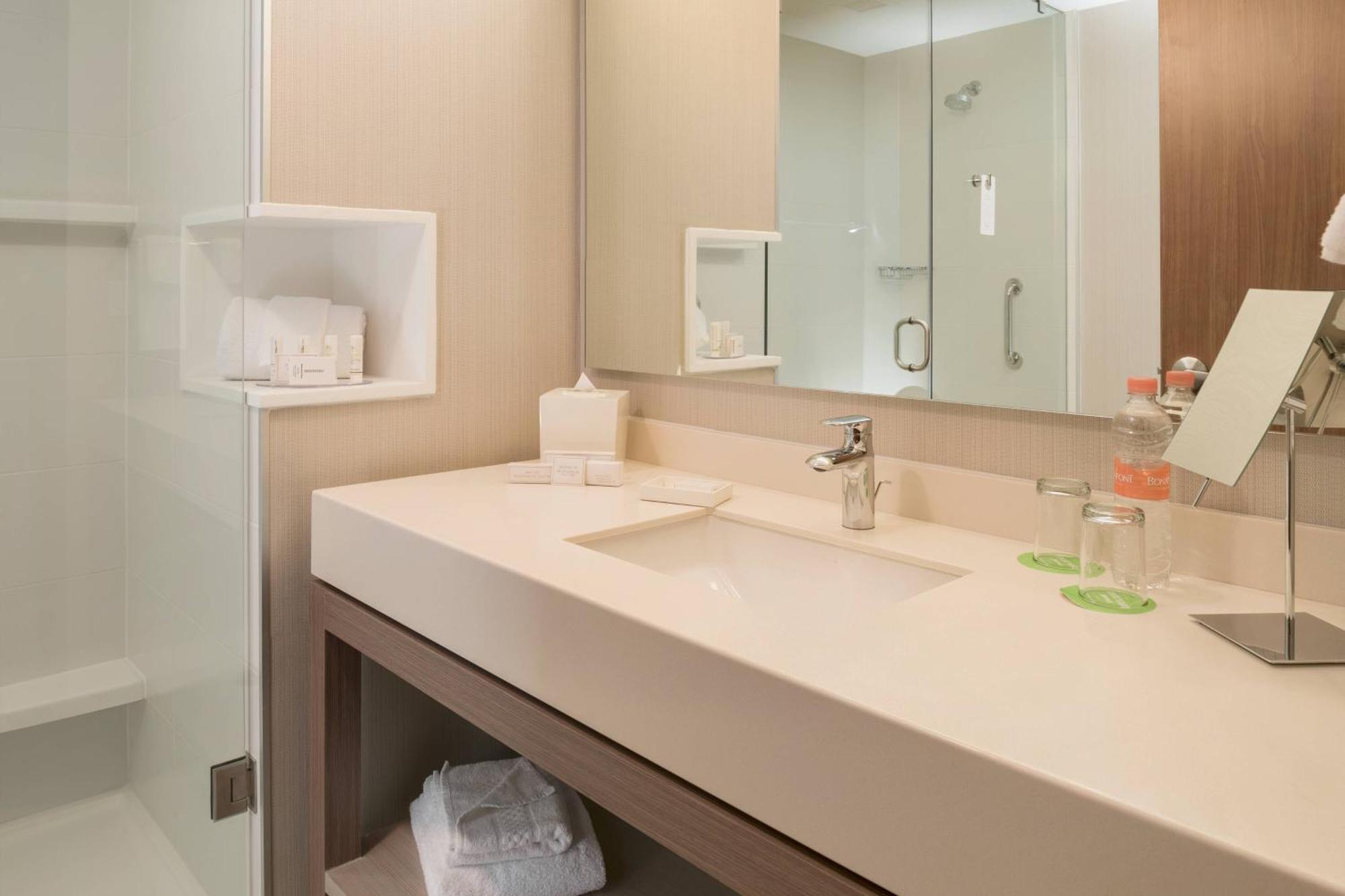 Courtyard By Marriott Ciudad Juarez Hotel Exterior photo