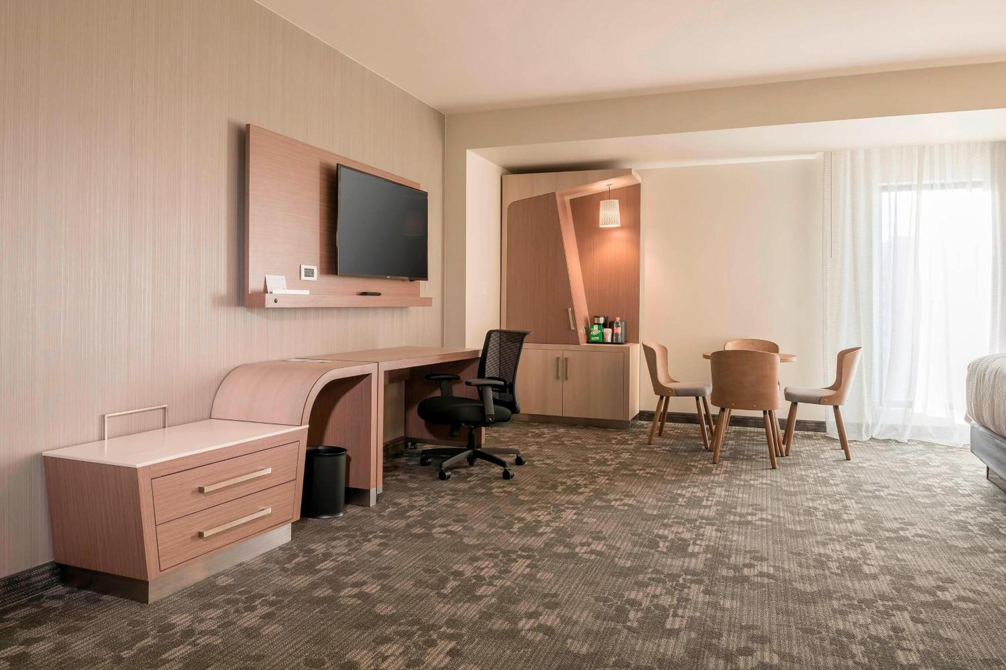 Courtyard By Marriott Ciudad Juarez Hotel Exterior photo