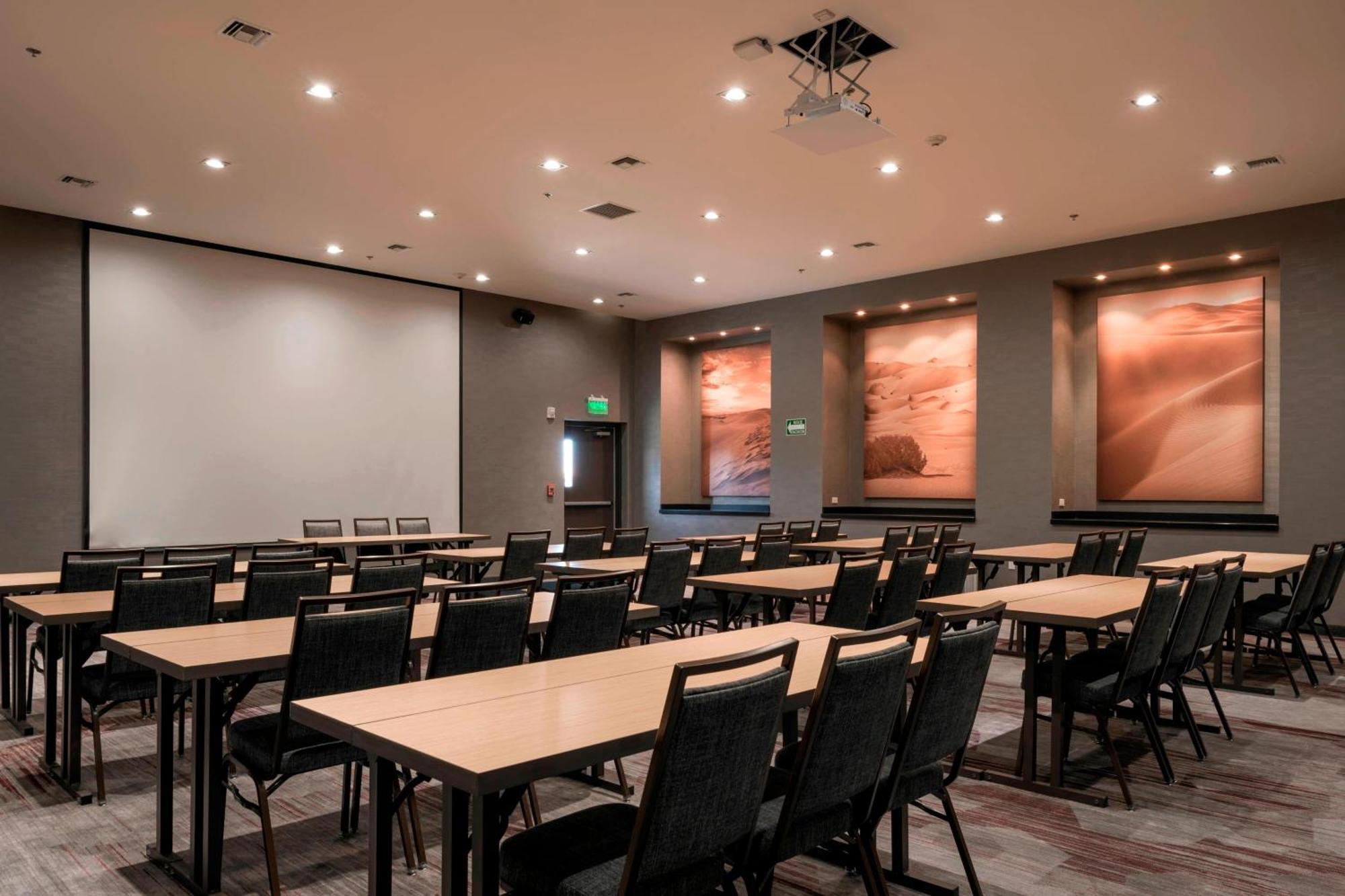 Courtyard By Marriott Ciudad Juarez Hotel Exterior photo