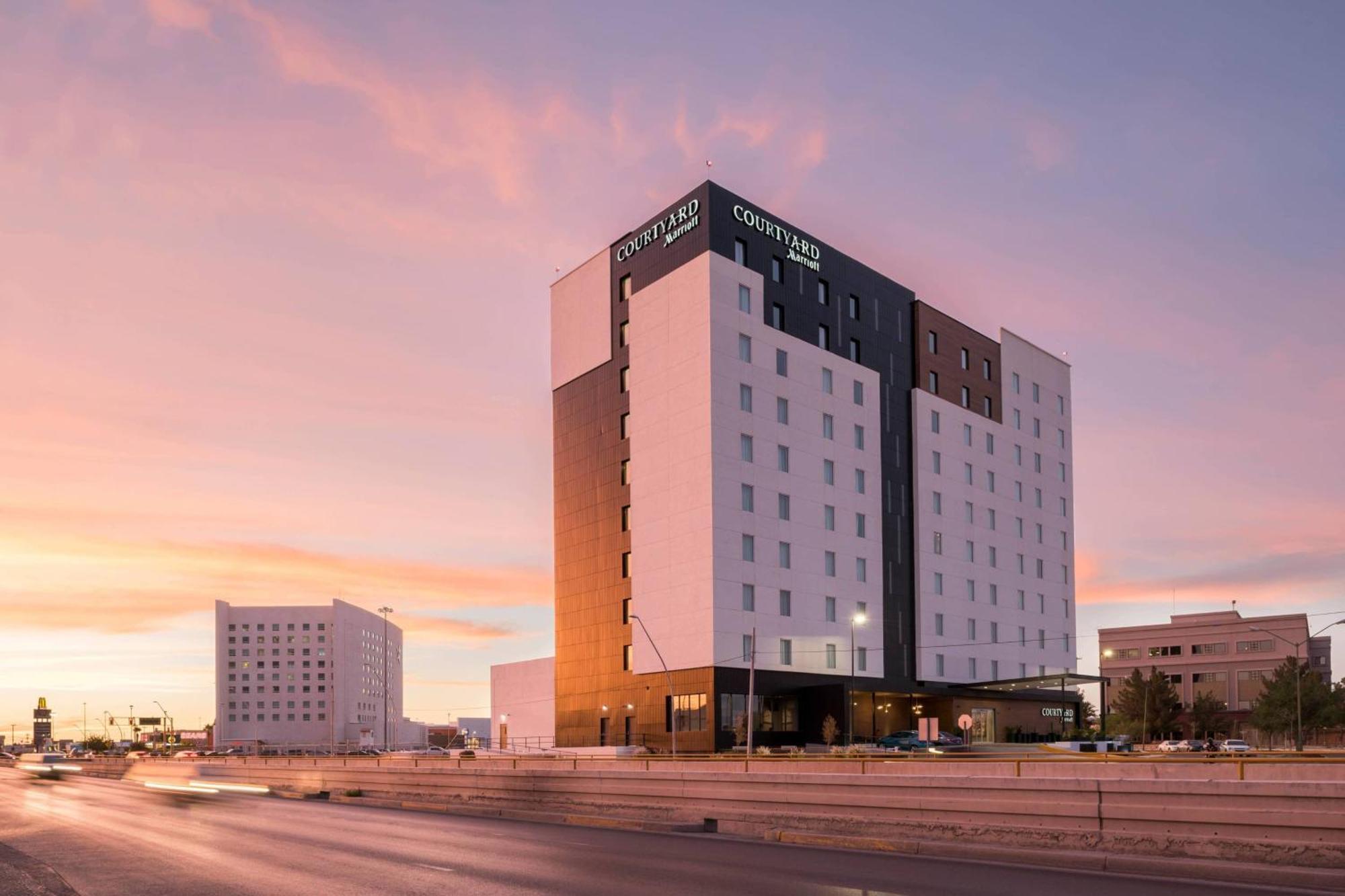 Courtyard By Marriott Ciudad Juarez Hotel Exterior photo